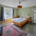 בית נופש 7 Bedroom Lovely In
